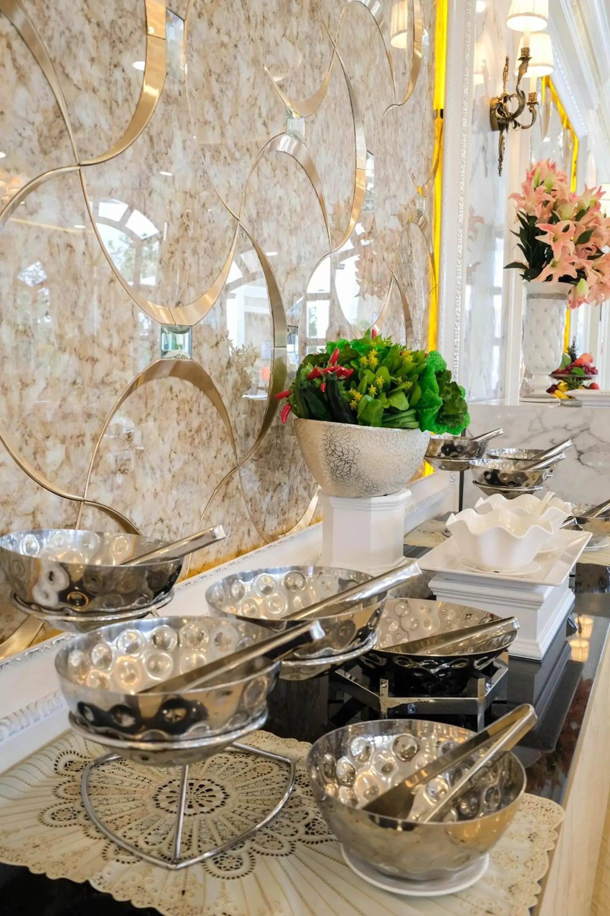 Restaurant/places to eat in LK Grand Empire Restaurant/places to eat in LK Grand Empire