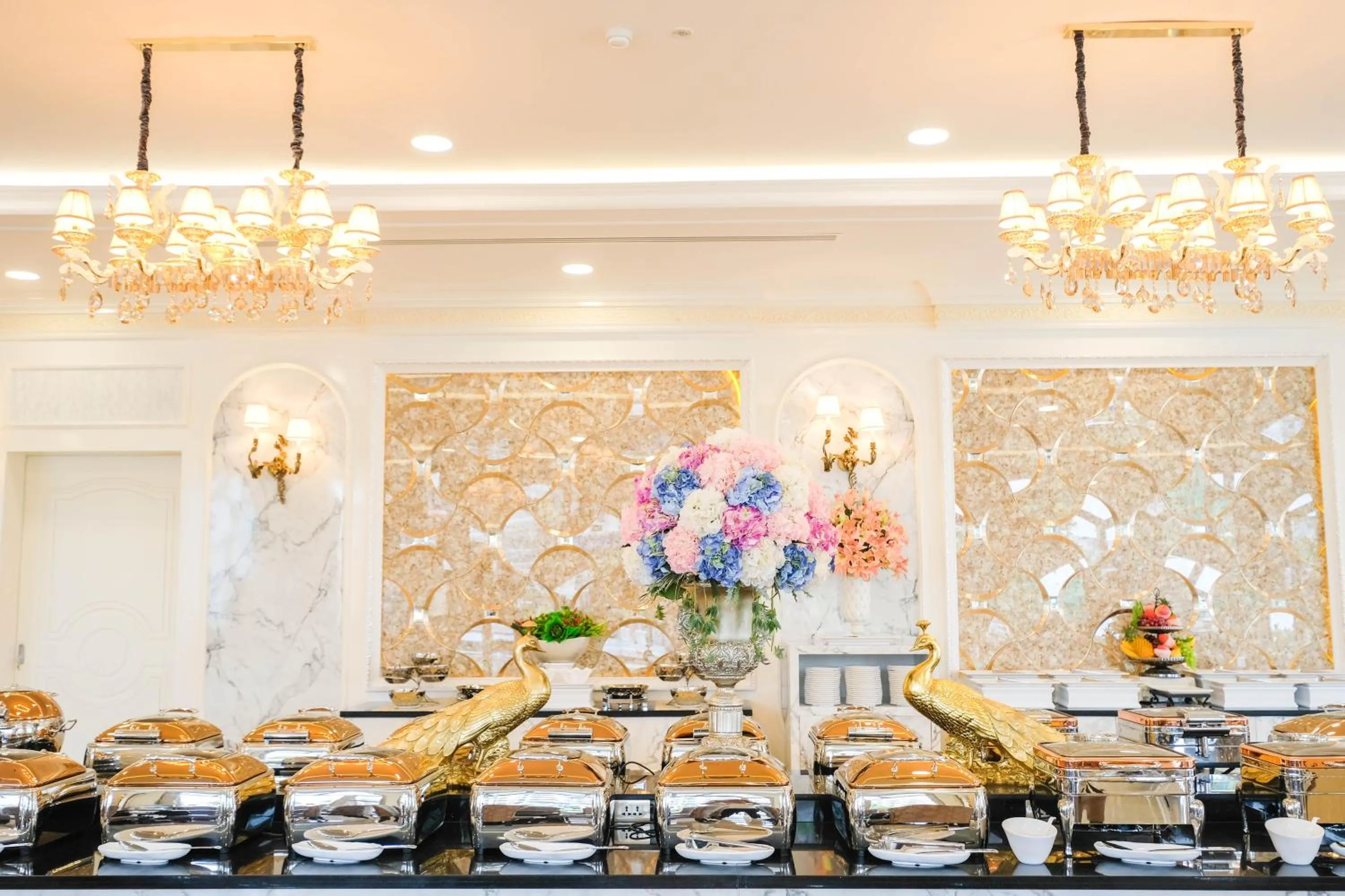 Restaurant/places to eat in LK Grand Empire