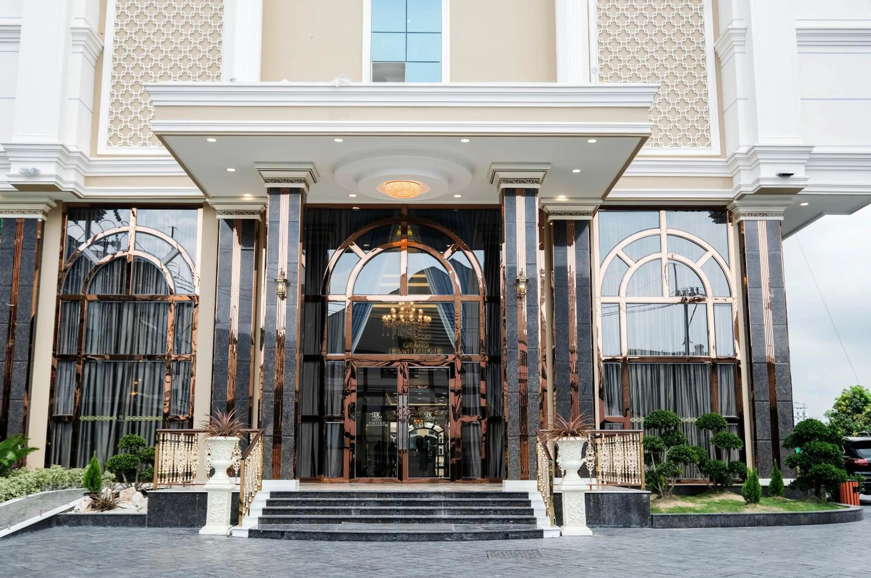 Property building in LK Grand Empire