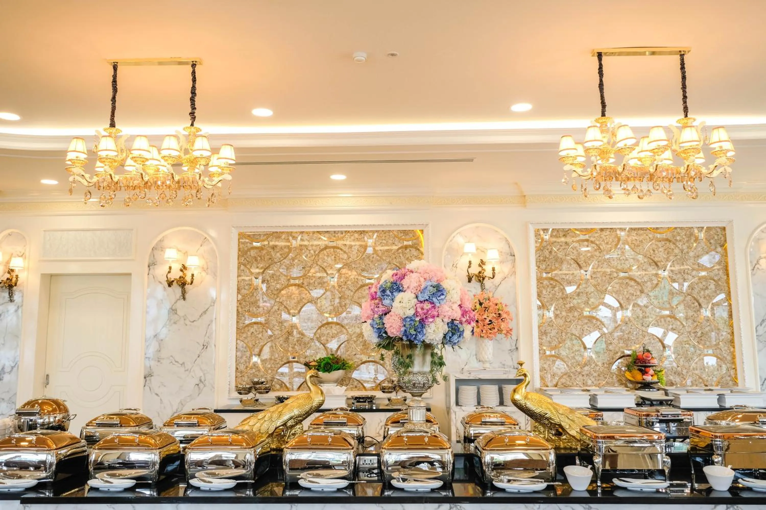 Restaurant/places to eat in LK Grand Empire