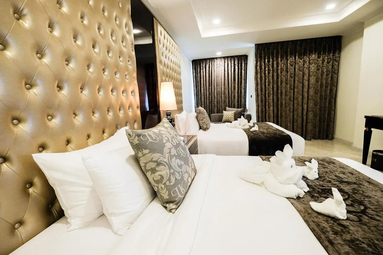 Bed in LK Grand Empire Bed in LK Grand Empire