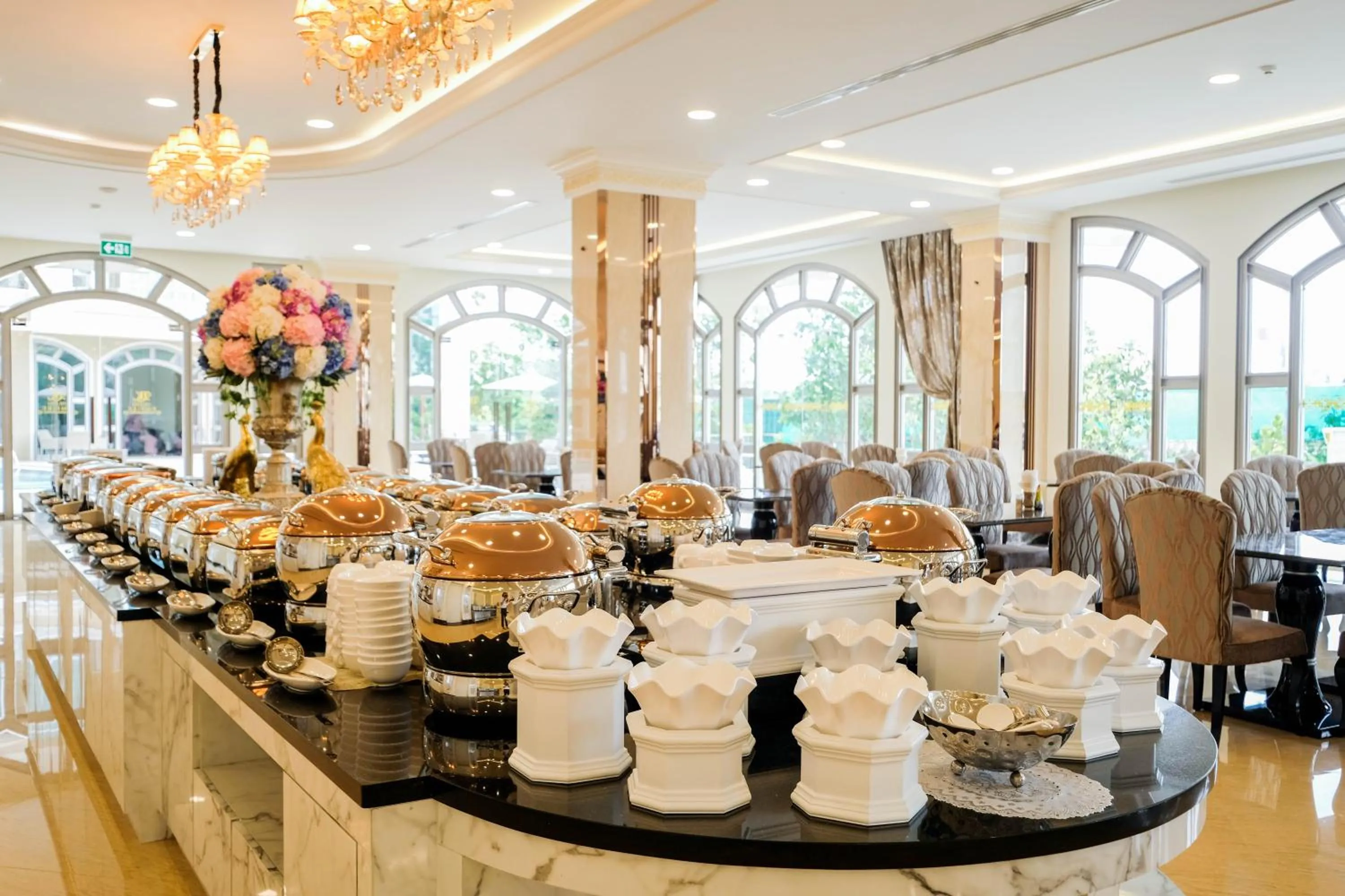 Restaurant/places to eat in LK Grand Empire