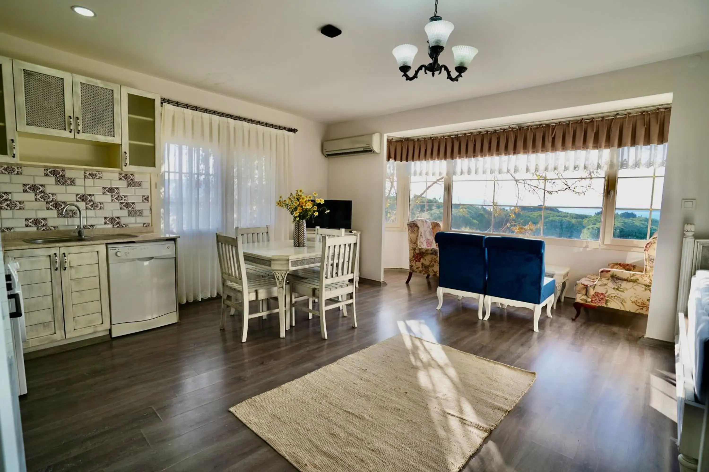 Deluxe Suite with Sea View in Cumbalıca Flora Deluxe Suite with Sea View in Cumbalıca Flora