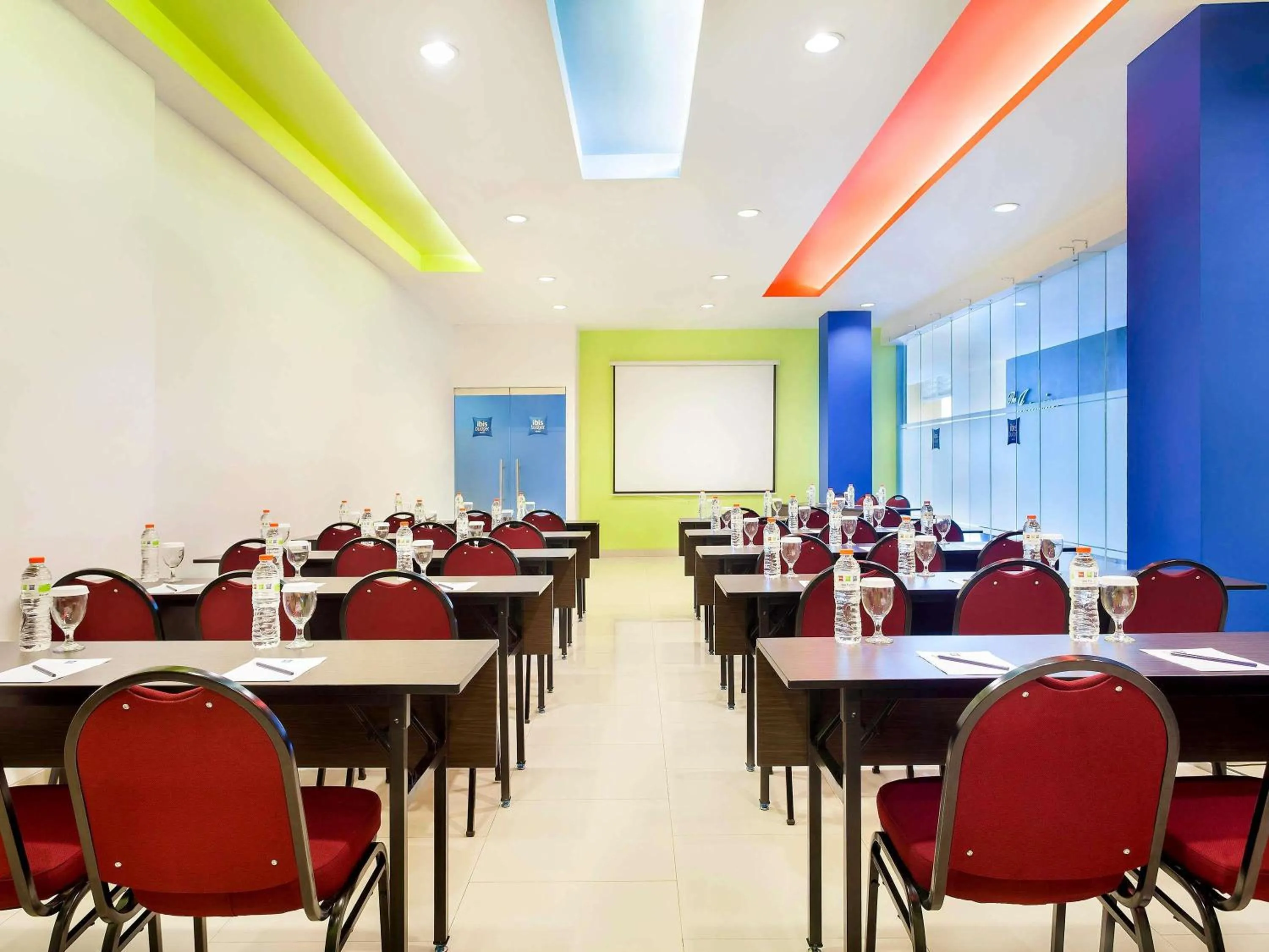 Meeting/conference room in Ibis Budget Jakarta Cikini