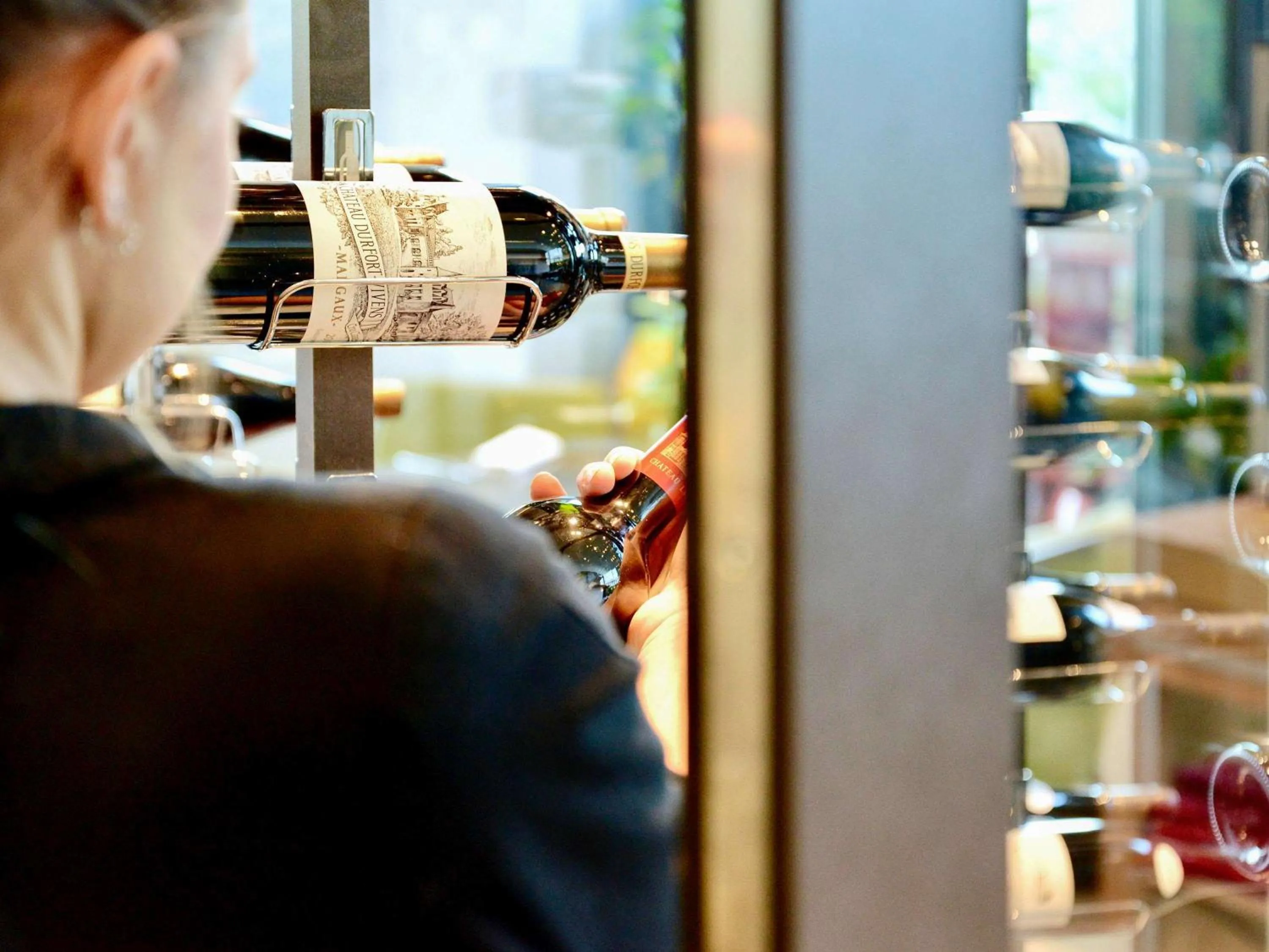 Lounge or bar in Pullman Paris Roissy Cdg Airport