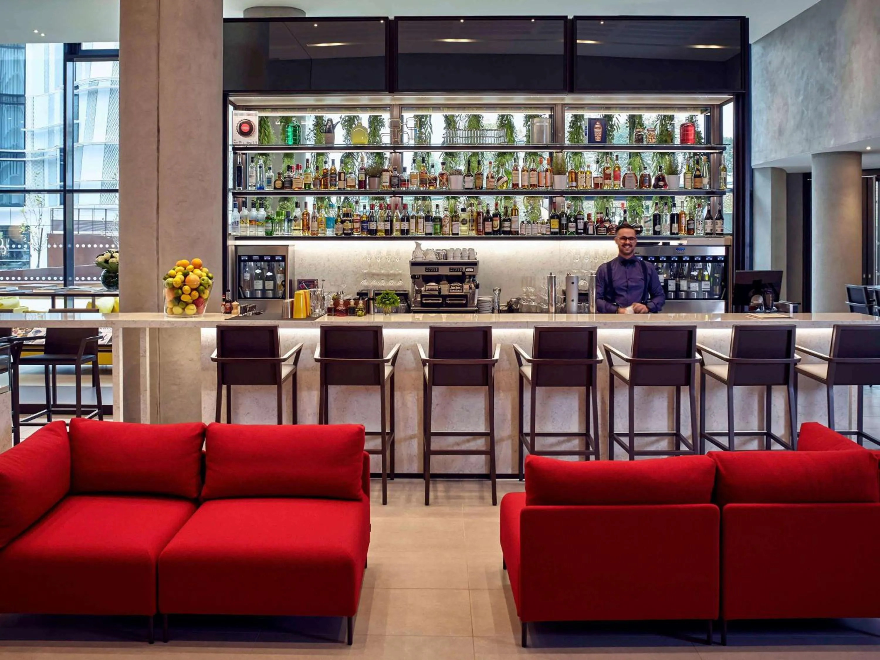 Lounge or bar in Pullman Paris Roissy Cdg Airport