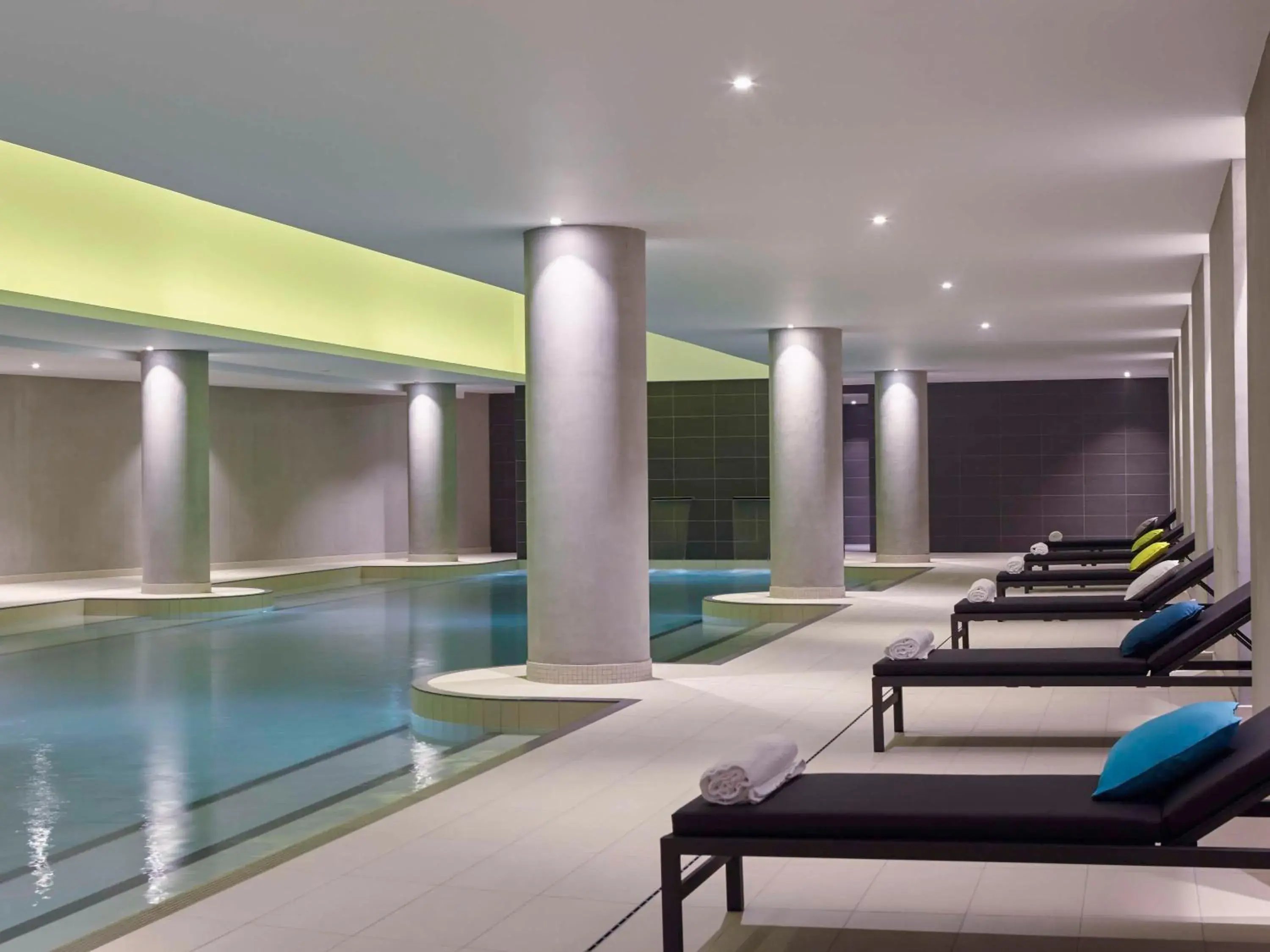 Pool view in Pullman Paris Roissy Cdg Airport Pool view in Pullman Paris Roissy Cdg Airport