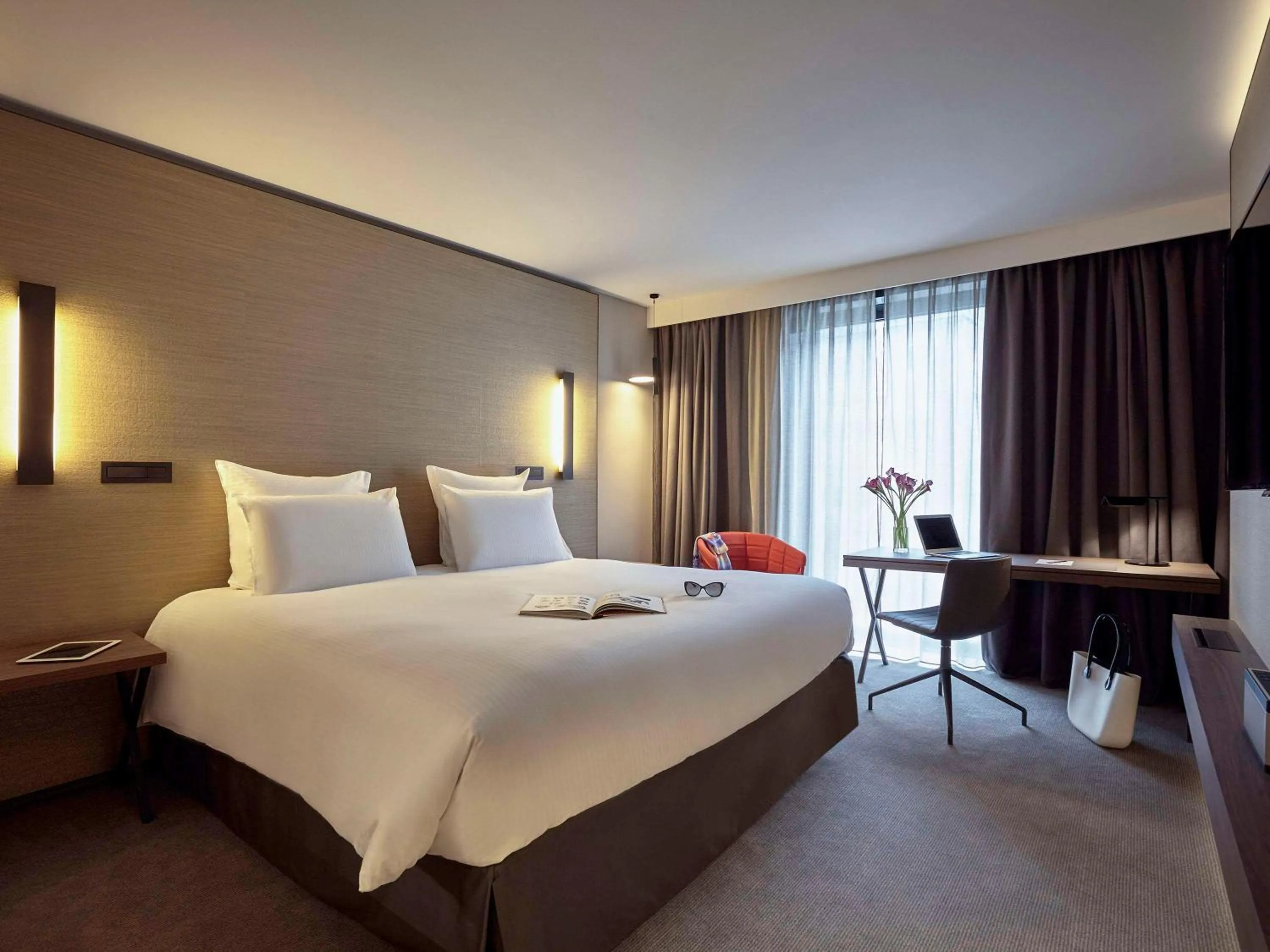 Bedroom, Bed in Pullman Paris Roissy Cdg Airport