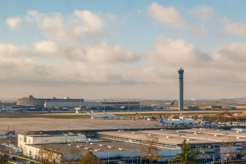 Radisson Blu CDG Airport Terminal Hotel, Paris