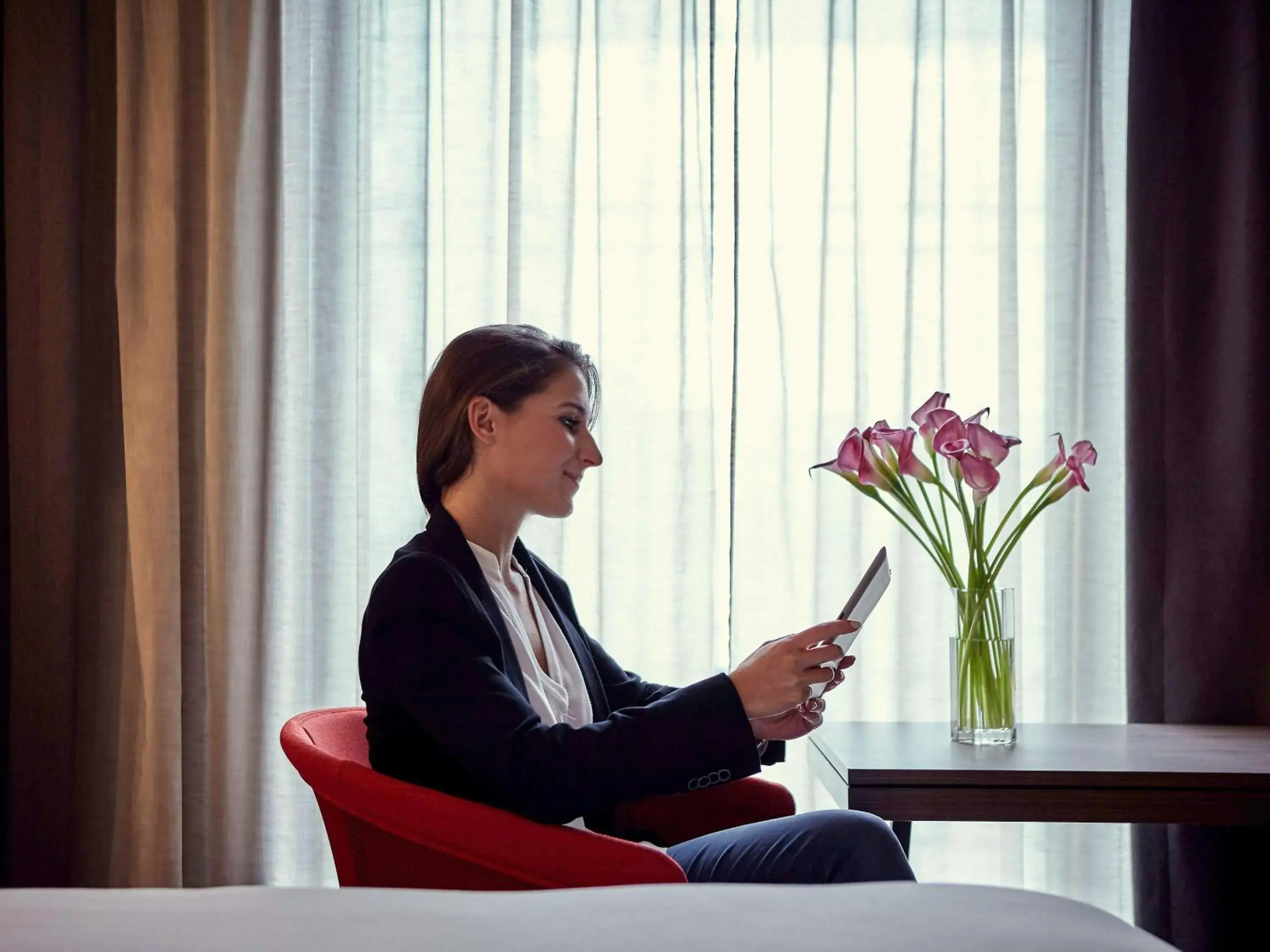 Bedroom in Pullman Paris Roissy Cdg Airport Bedroom in Pullman Paris Roissy Cdg Airport