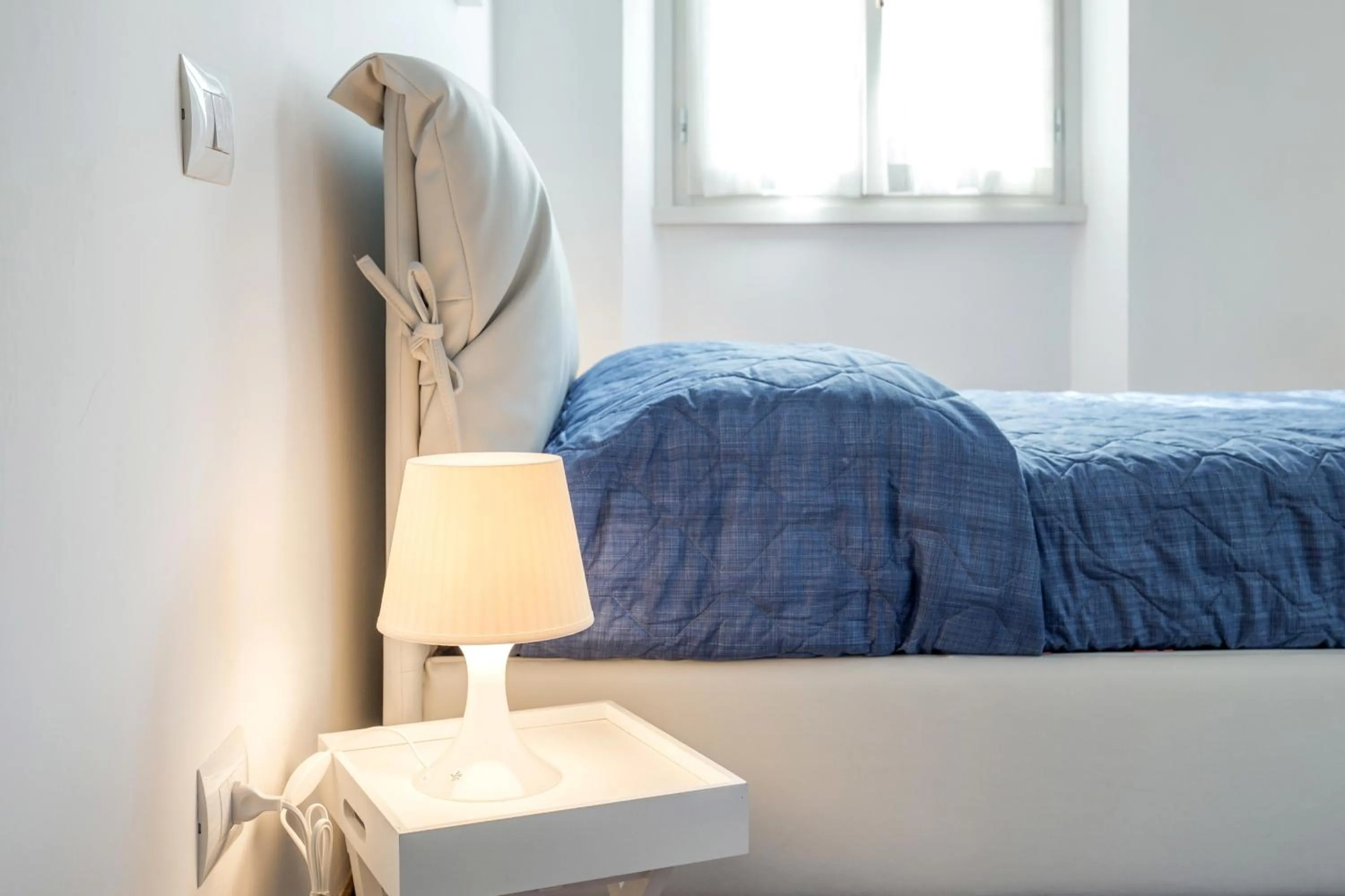 Decorative detail, Bed in Friends Of Florence