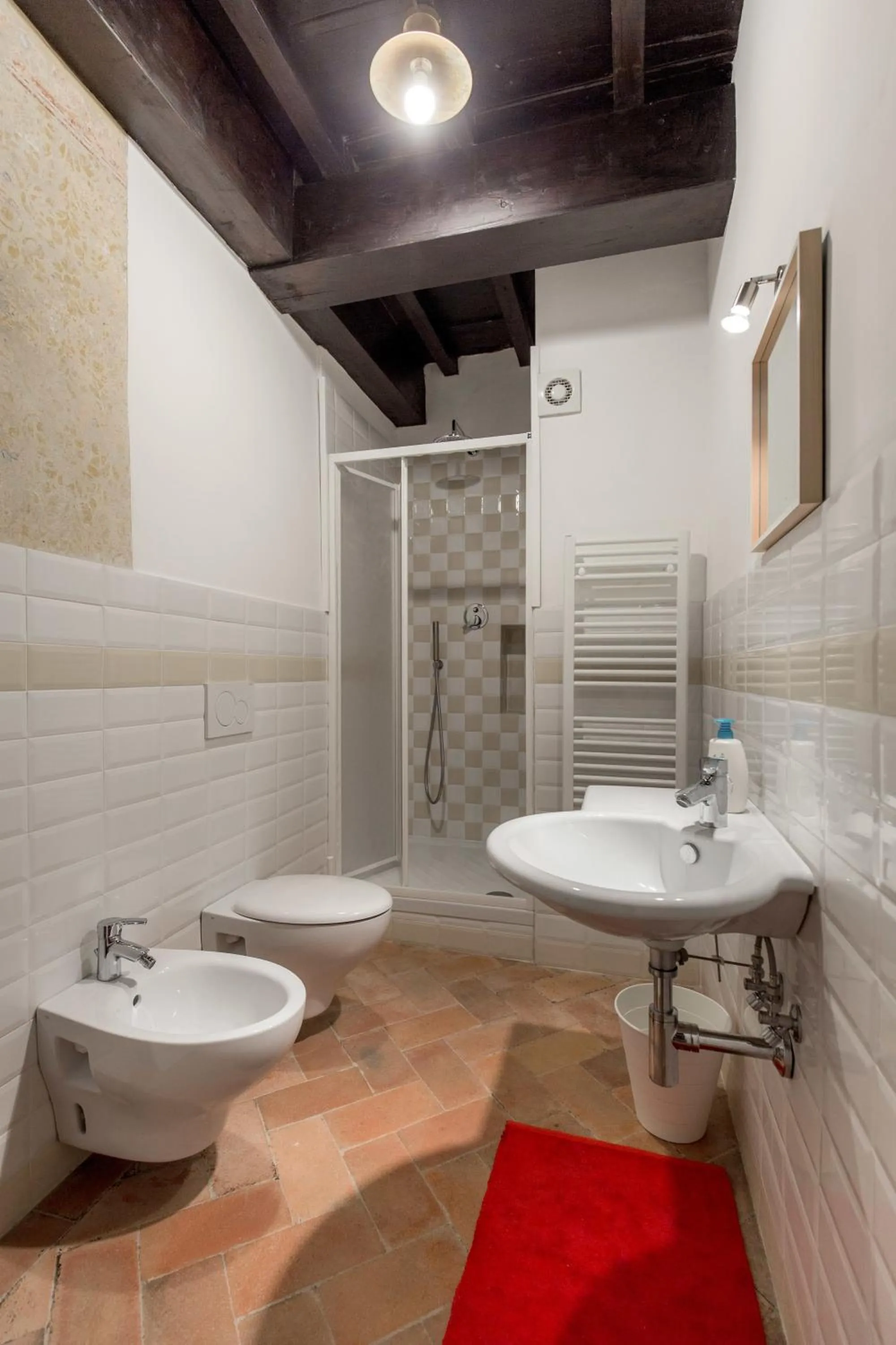 Bathroom in Friends Of Florence