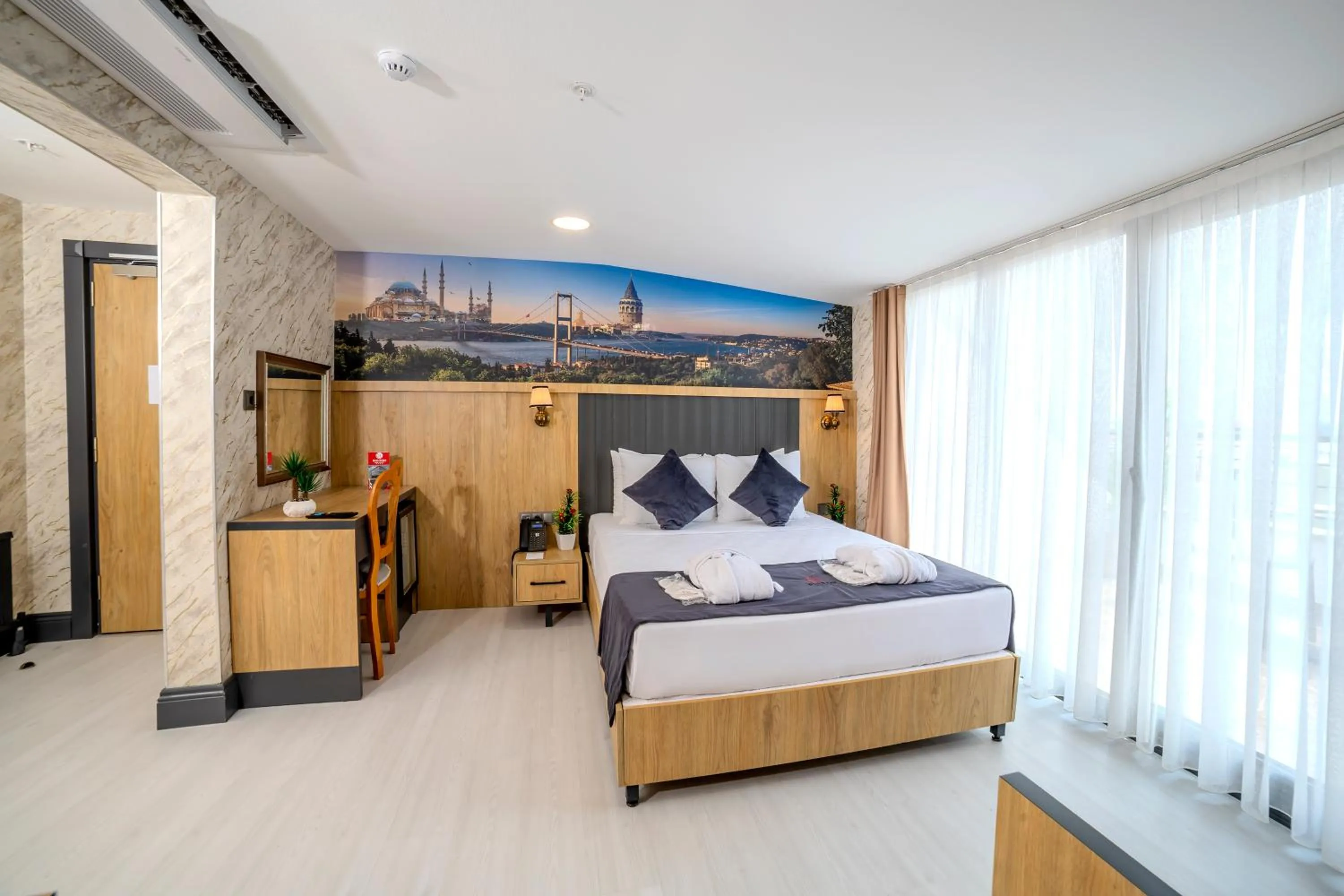 Photo of the whole room, Bed in Bulton Hotel Airport