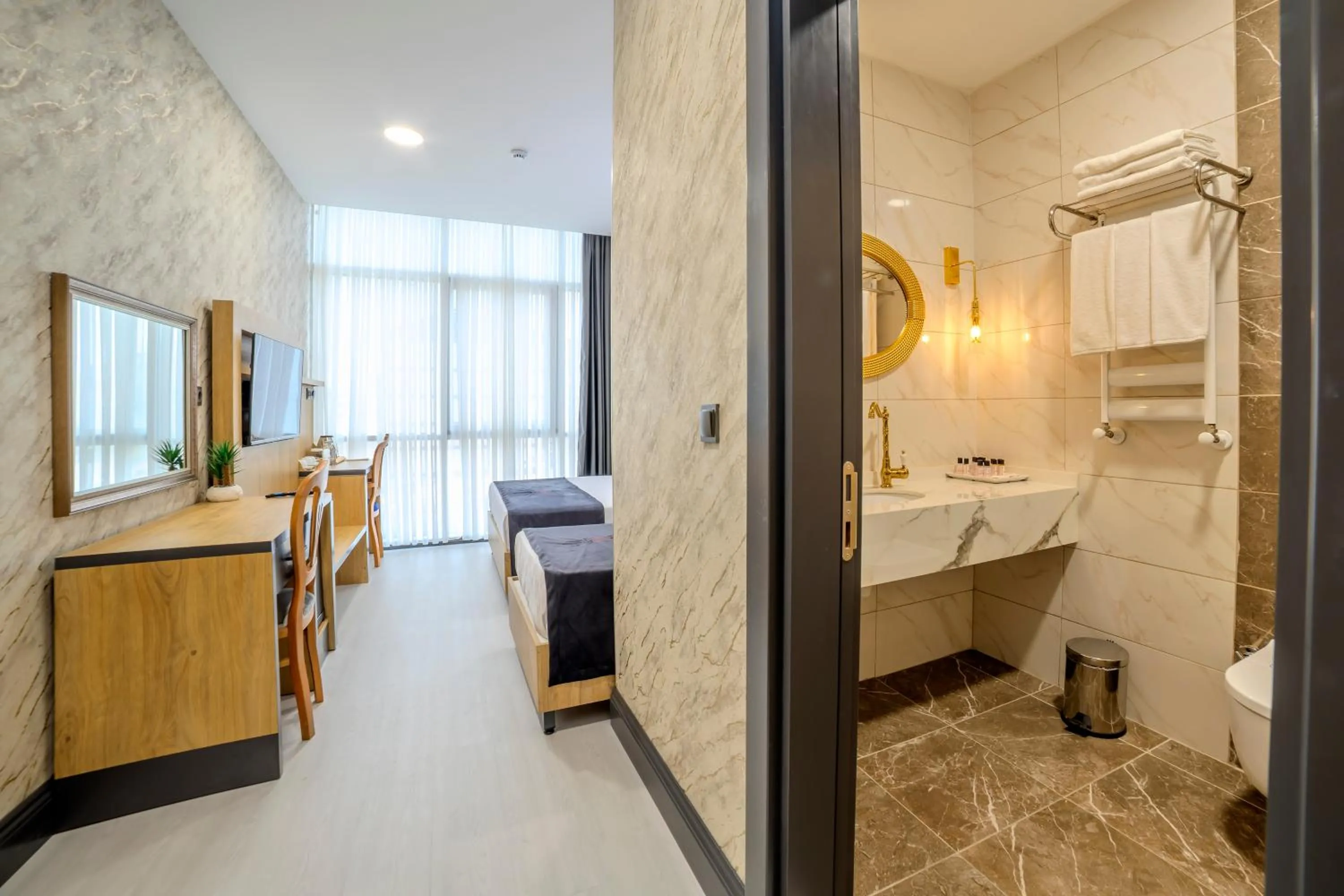 Photo of the whole room in Bulton Hotel Airport