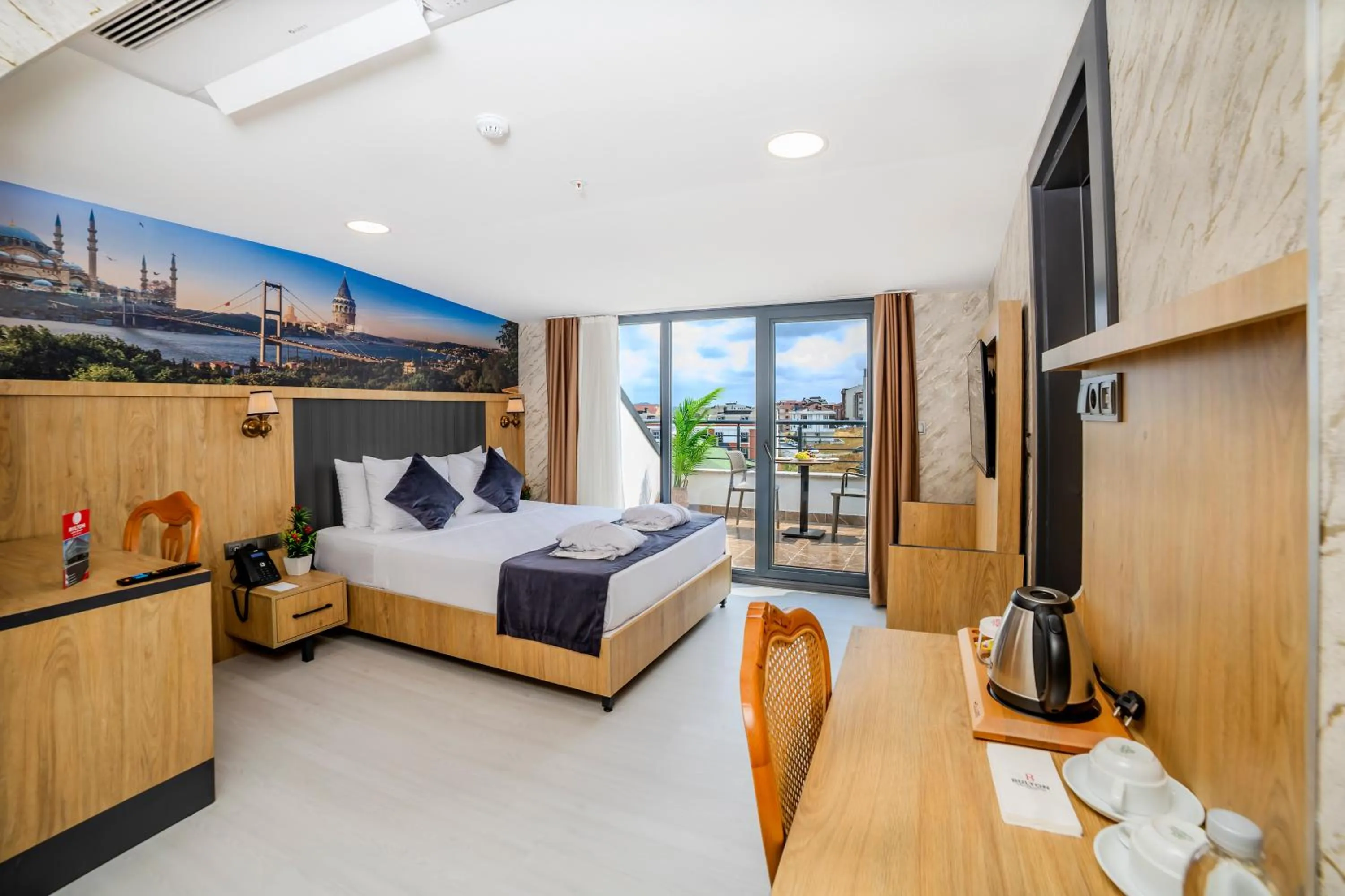 Photo of the whole room, Bed in Bulton Hotel Airport