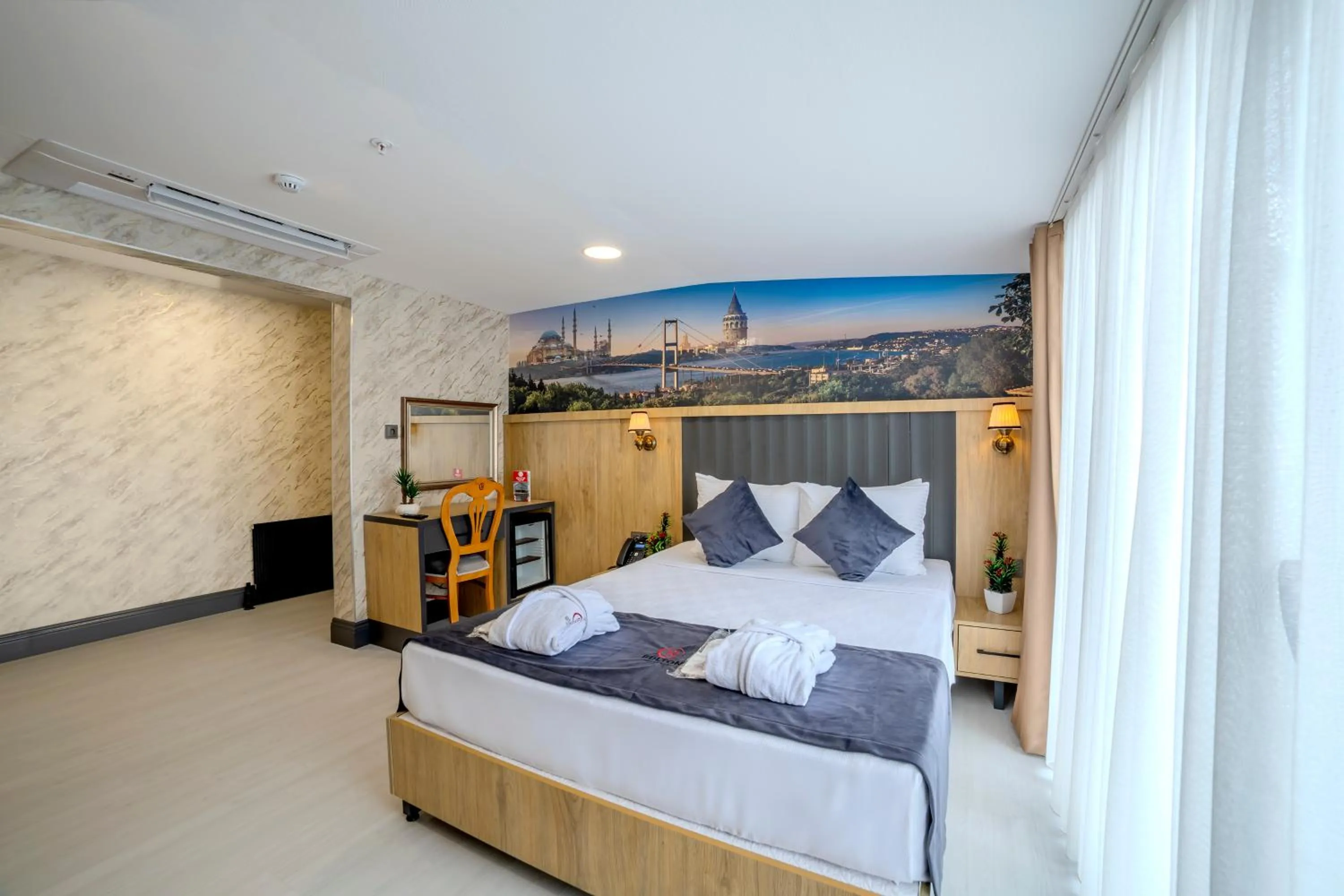 Photo of the whole room, Bed in Bulton Hotel Airport