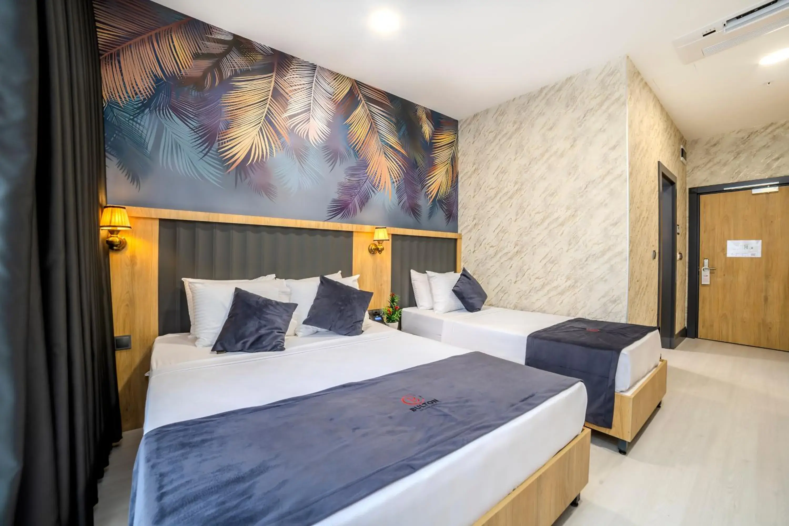 Comfort Triple Room in Bulton Hotel Airport Comfort Triple Room in Bulton Hotel Airport