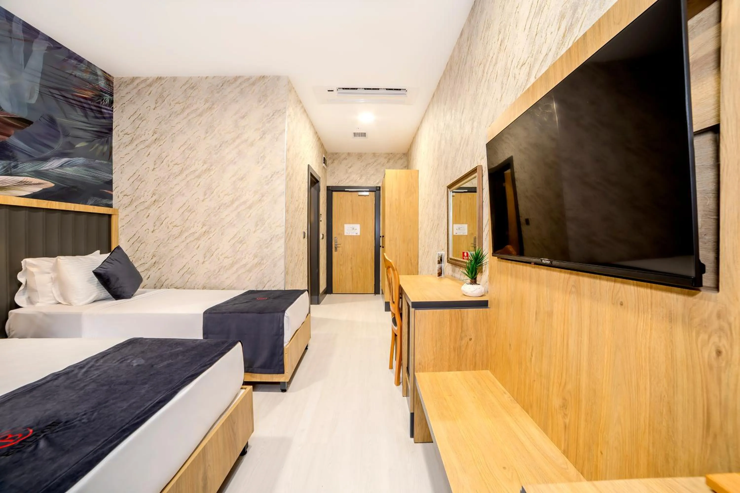 Photo of the whole room, Bed in Bulton Hotel Airport