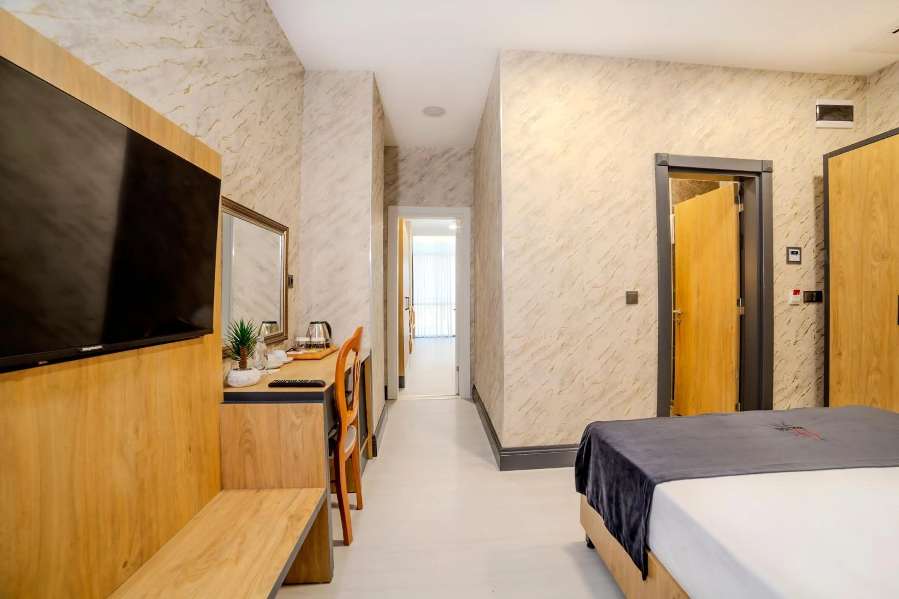 Family, Bed in Bulton Hotel Airport