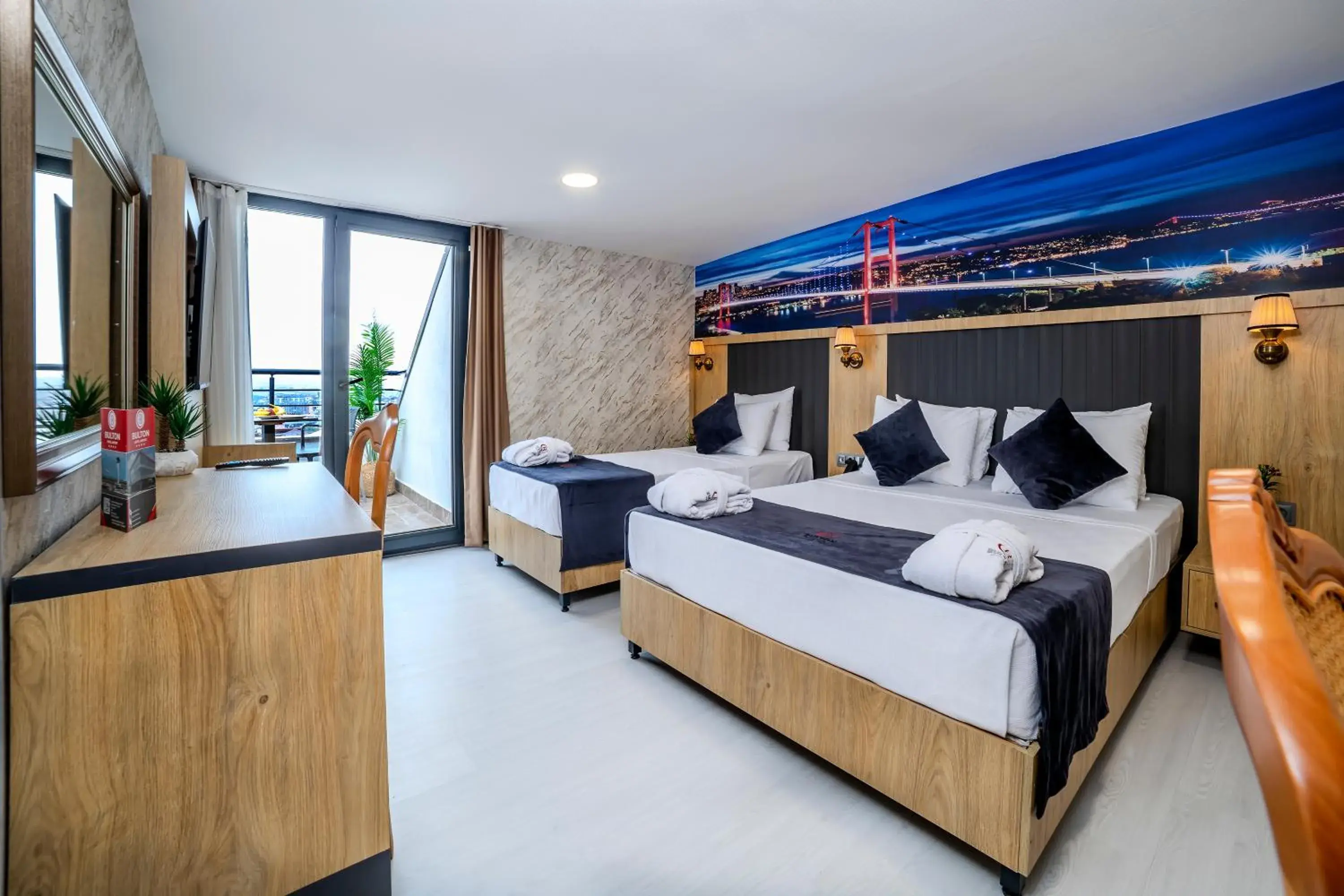 Comfort Triple Room in Bulton Hotel Airport Comfort Triple Room in Bulton Hotel Airport