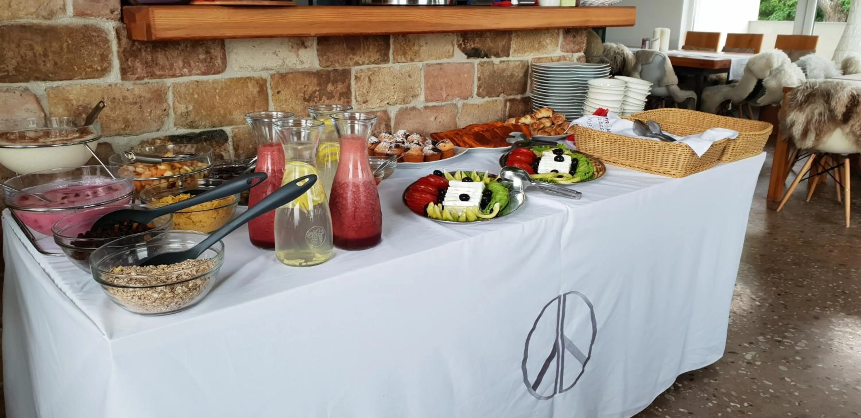Buffet breakfast in HOTEL Pyramid Lodge