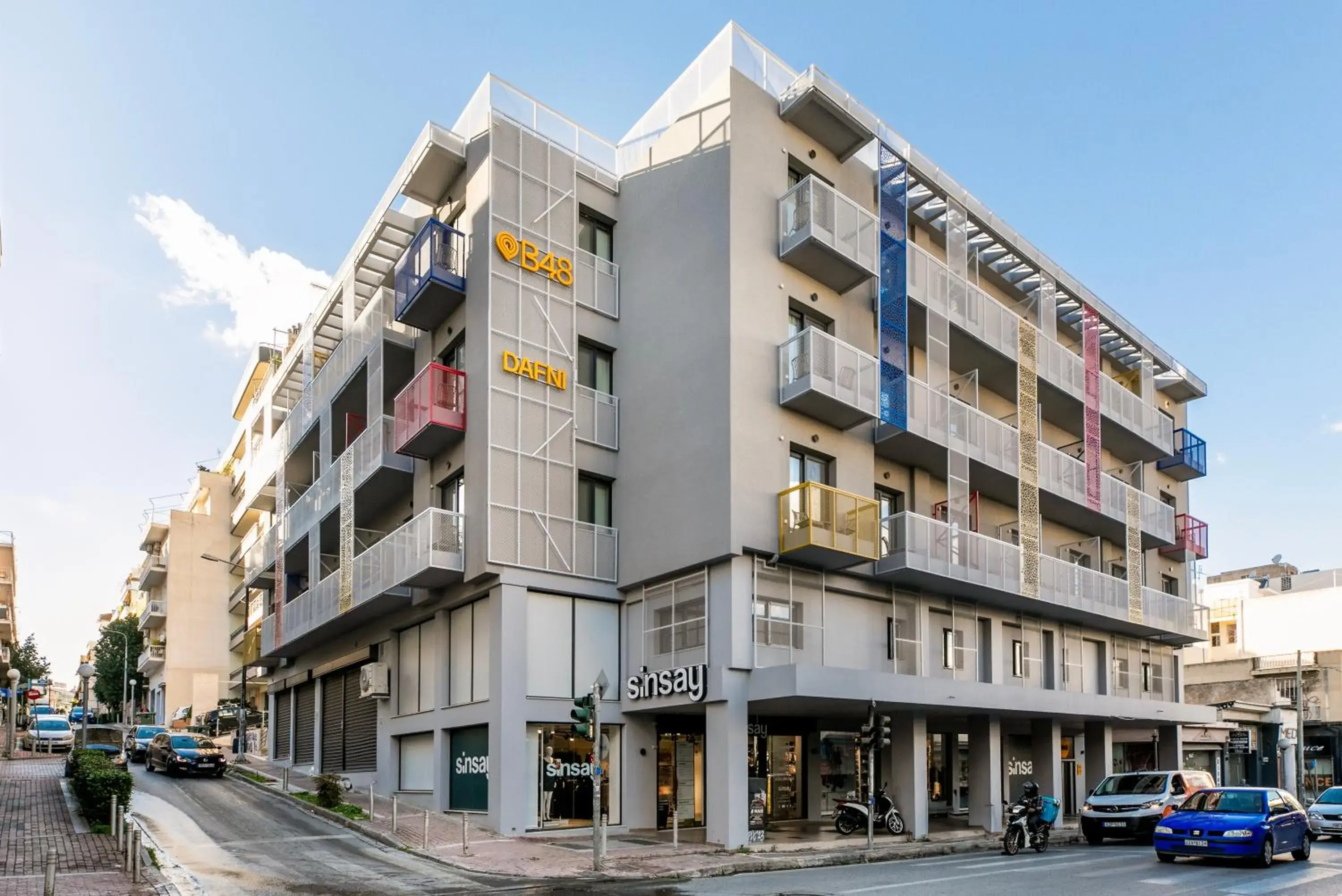 Facade/entrance in B48 Athens Dafni Facade/entrance in B48 Athens Dafni