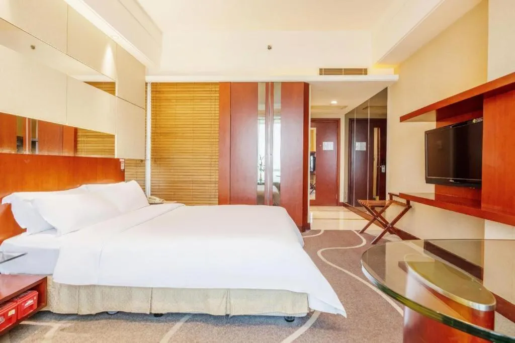 Bed in CP Peninsula Hotel