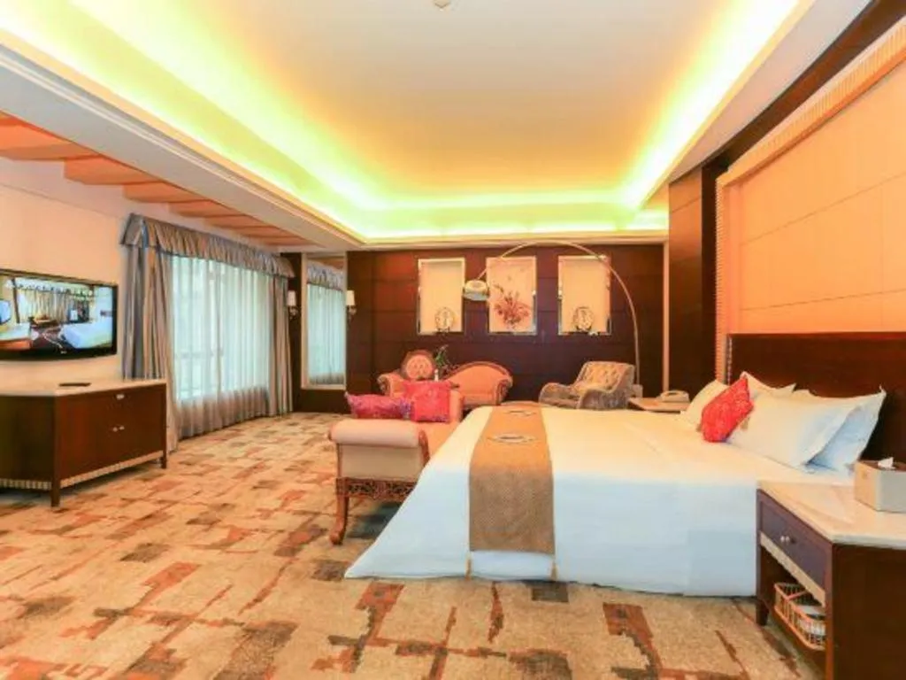 Bed in CP Peninsula Hotel