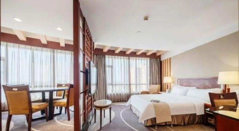 Bed in CP Peninsula Hotel