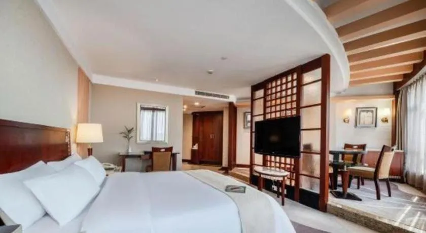 Bed in CP Peninsula Hotel