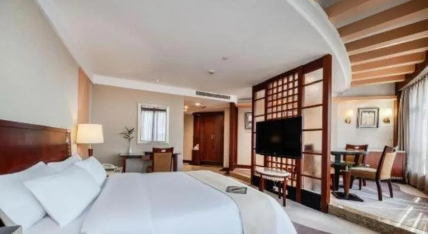 Bed in CP Peninsula Hotel