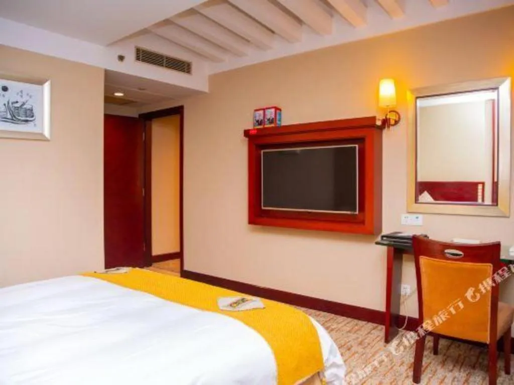 Bed in CP Peninsula Hotel