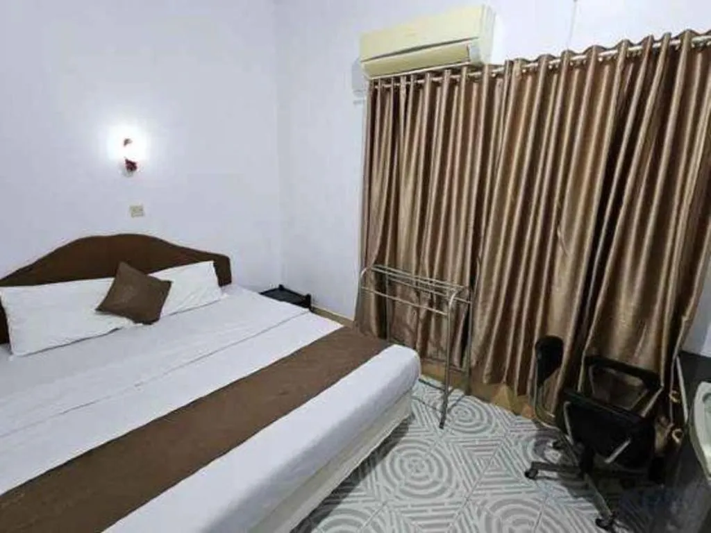 Bed in Hotel Sinar Khatulistiwa