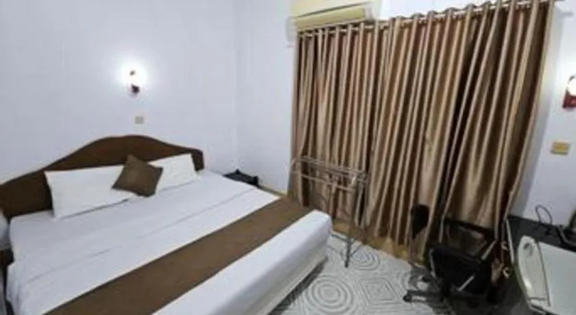 Bed in Hotel Sinar Khatulistiwa