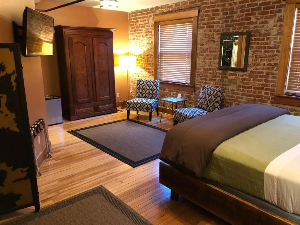 Bed in Hotel Frederick