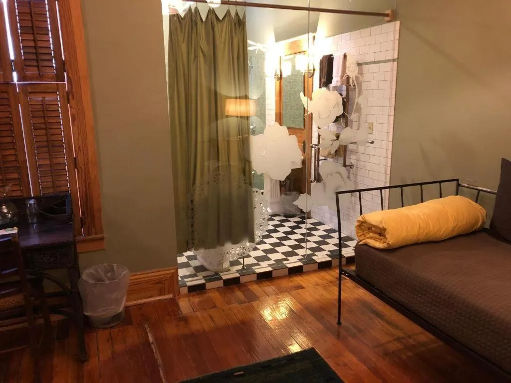 Bed in Hotel Frederick