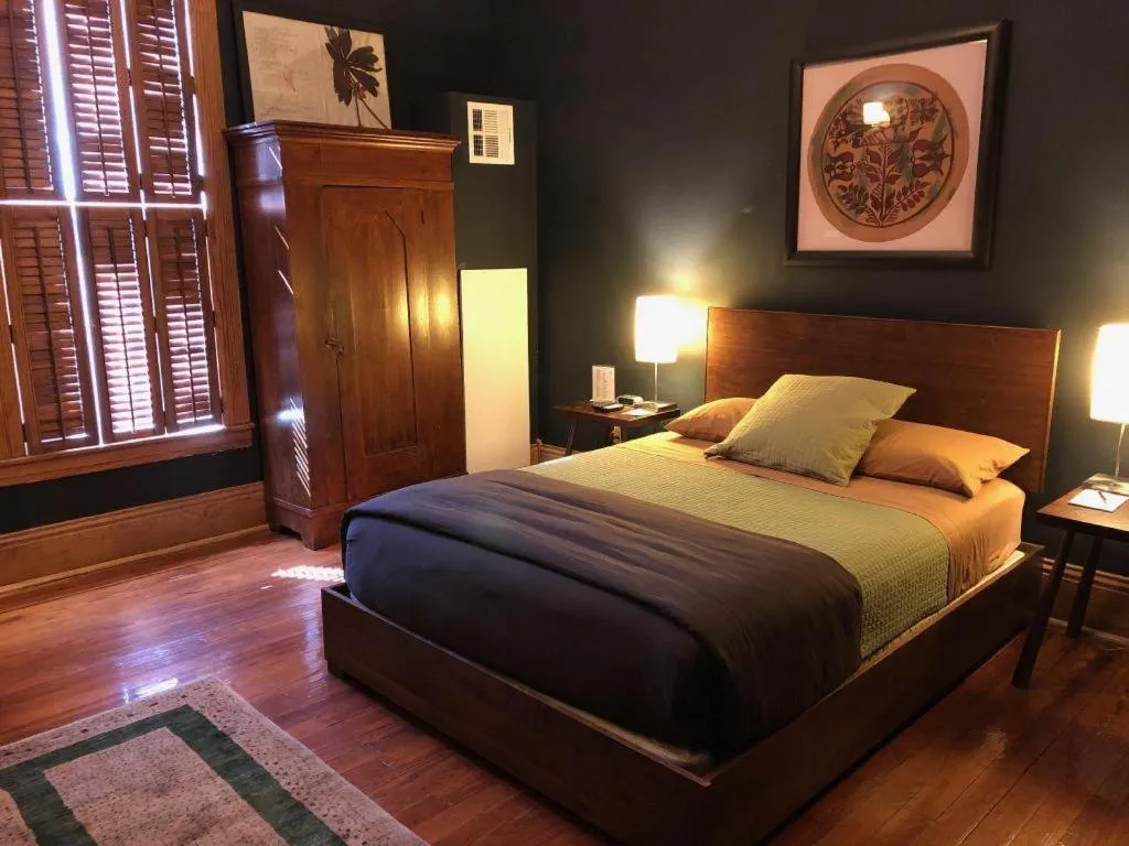 Bed in Hotel Frederick