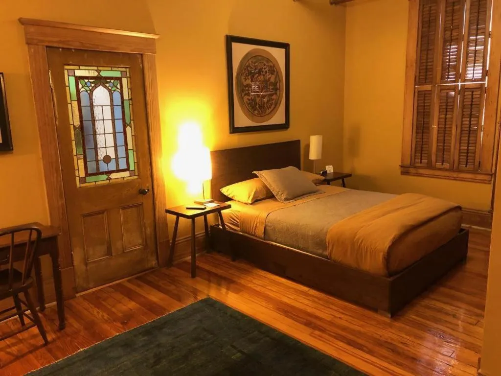 Bed in Hotel Frederick