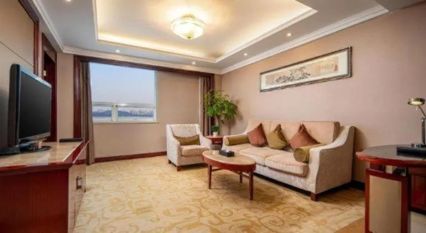 Chutian Guangdong International Hotel