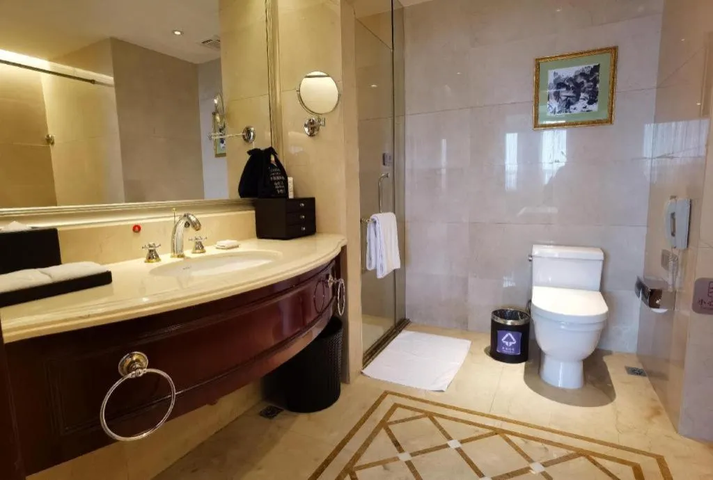 Chutian Guangdong International Hotel