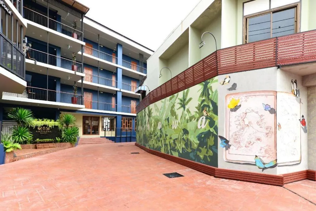 Amphawa Riverfront Hotel