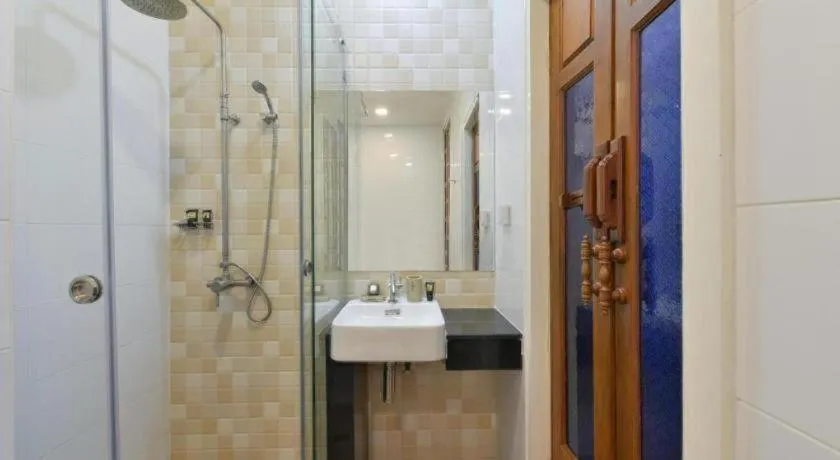 Amphawa Riverfront Hotel