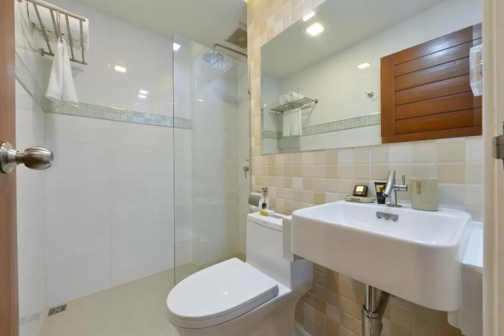 Amphawa Riverfront Hotel