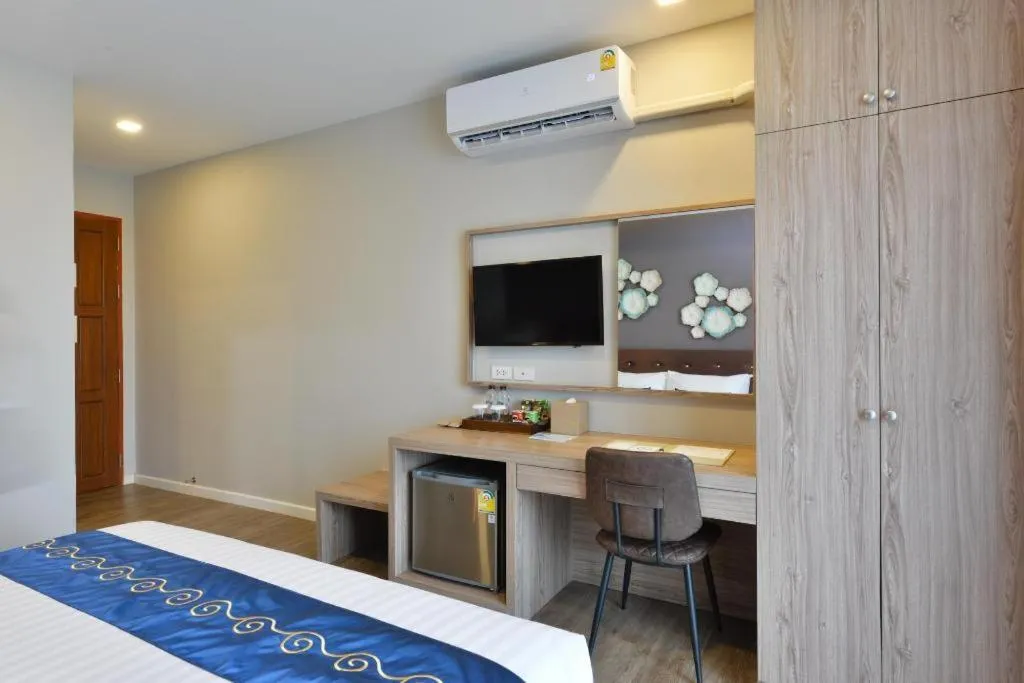 Bed in Amphawa Riverfront Hotel