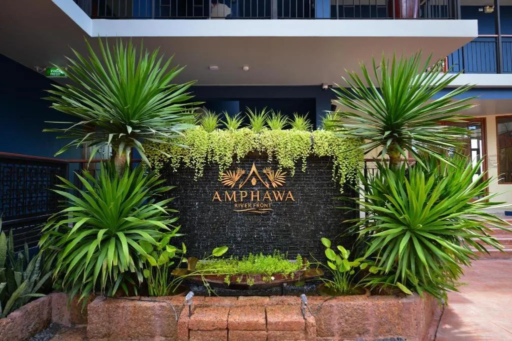 Amphawa Riverfront Hotel