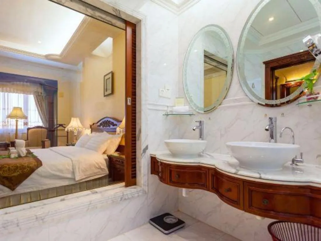 Bed in Quanzhou Hotel