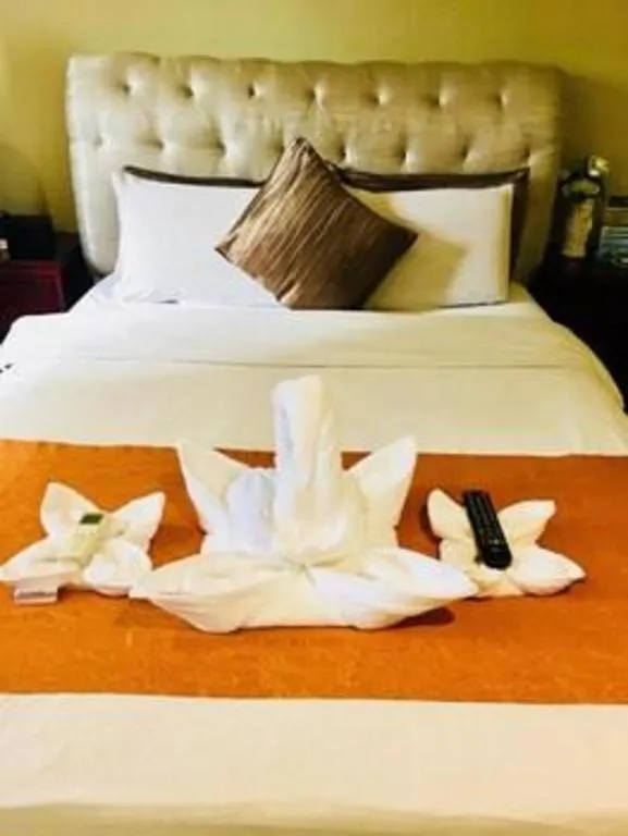 Bed in Clark Imperial Hotel