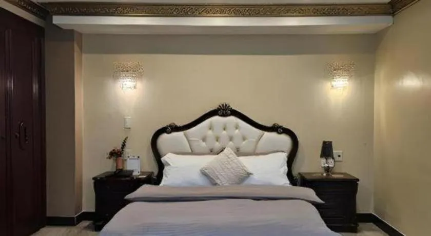 Bed in Clark Imperial Hotel