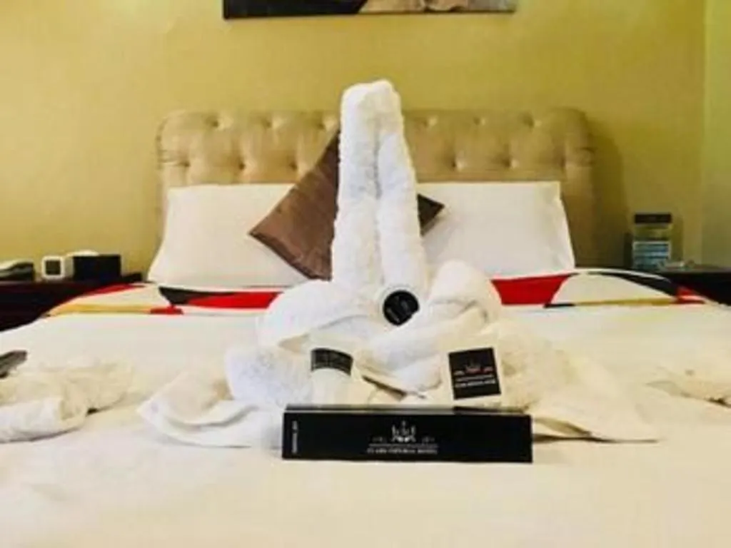 Bed in Clark Imperial Hotel