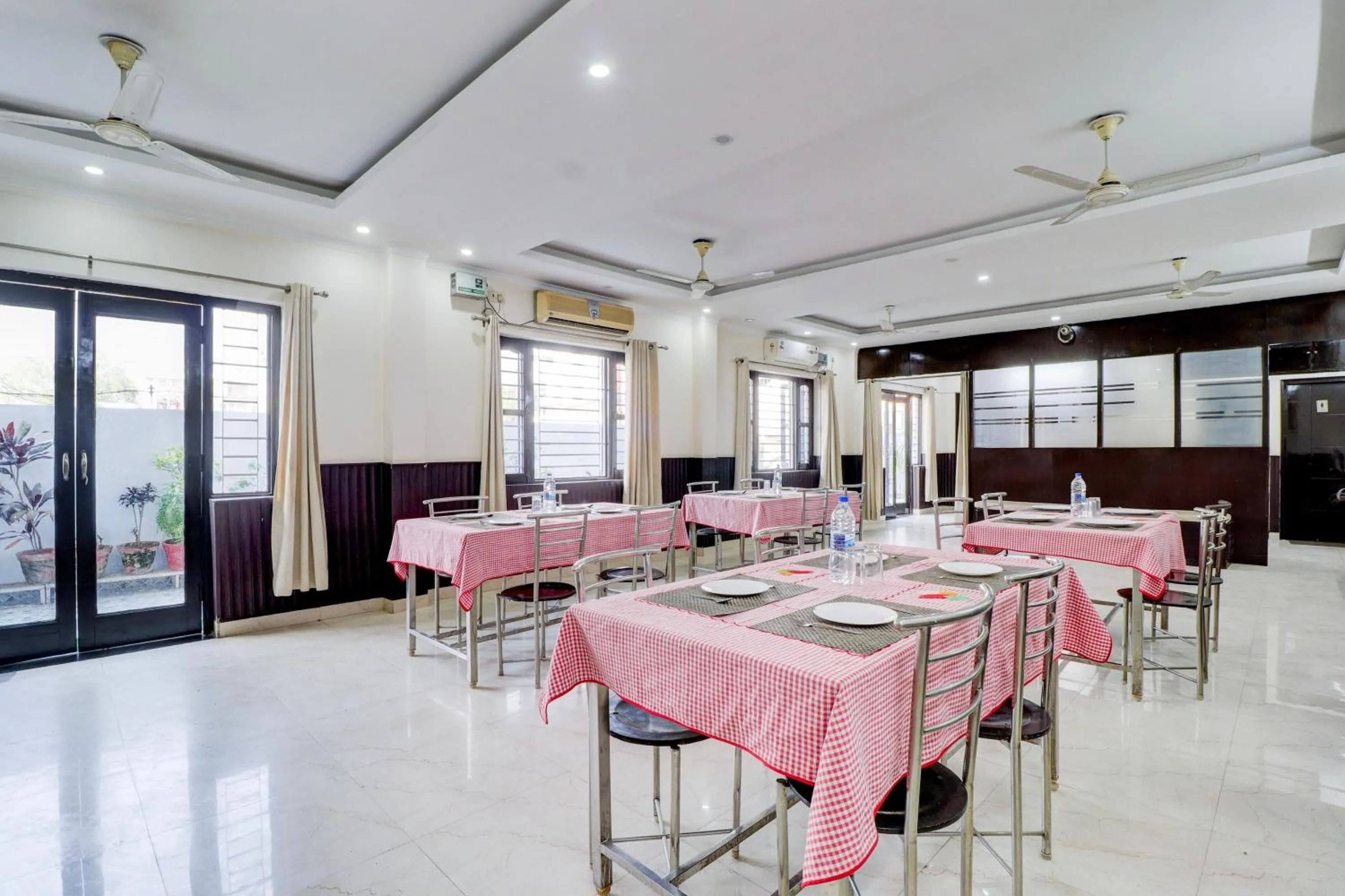 Super Hotel O Shimla Bypass Road ISBT Dehradun Formerly Benison Guest House